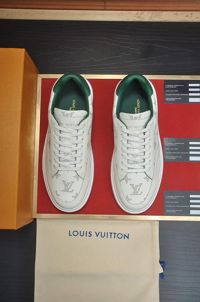 Men's men's shoes 💰640💶Original development, quality shipping, welcome to compare - LV sneaker series sports shoes introduce the loose silhouette of the ready-to-wear series into the spring and summer men's wear shows and make an eye-catching appearance. The cow leather upper is combined with rough fabric laces, and colorful beading highlights the brand's classic elements. LV letters mark the tongue and Monogram floral outsole. Mixed materials Made of top-grain cowhide, thick shoelace design, large Monogram print on the side, mesh lining and cotton feet, the comfort is as extreme as ever, premium heritage, quality first, worth owning! Size: Men’s 38-45 (45 is custom-made and cannot be returned or exchanged)